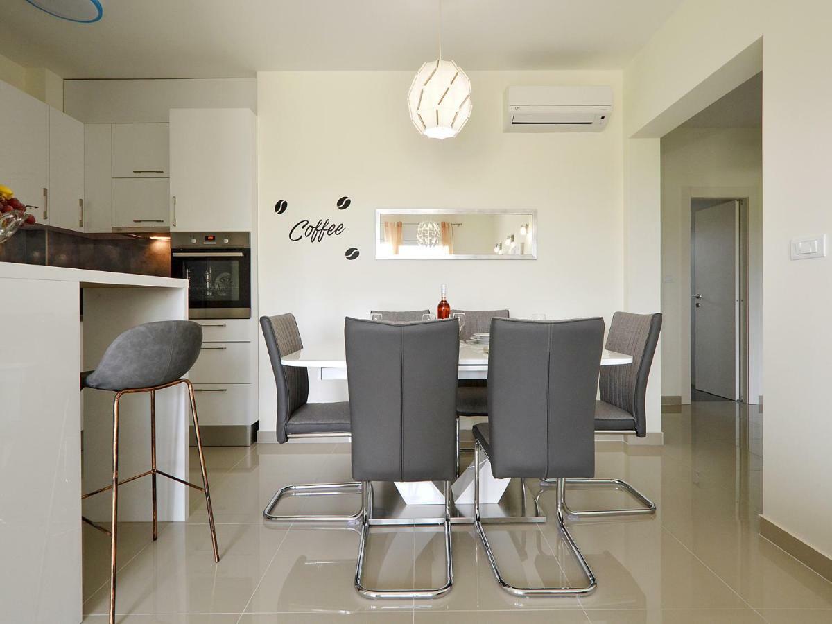 Sunshine Appartement Trogir Buitenkant foto