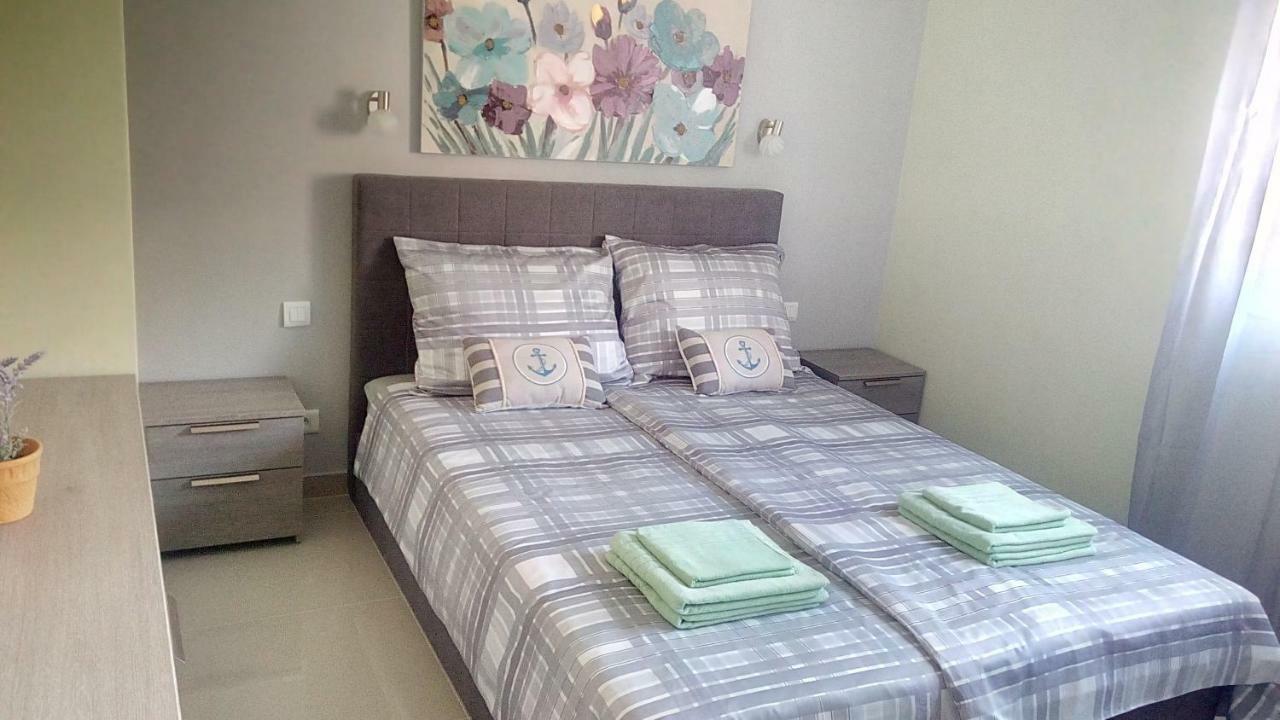 Sunshine Appartement Trogir Buitenkant foto