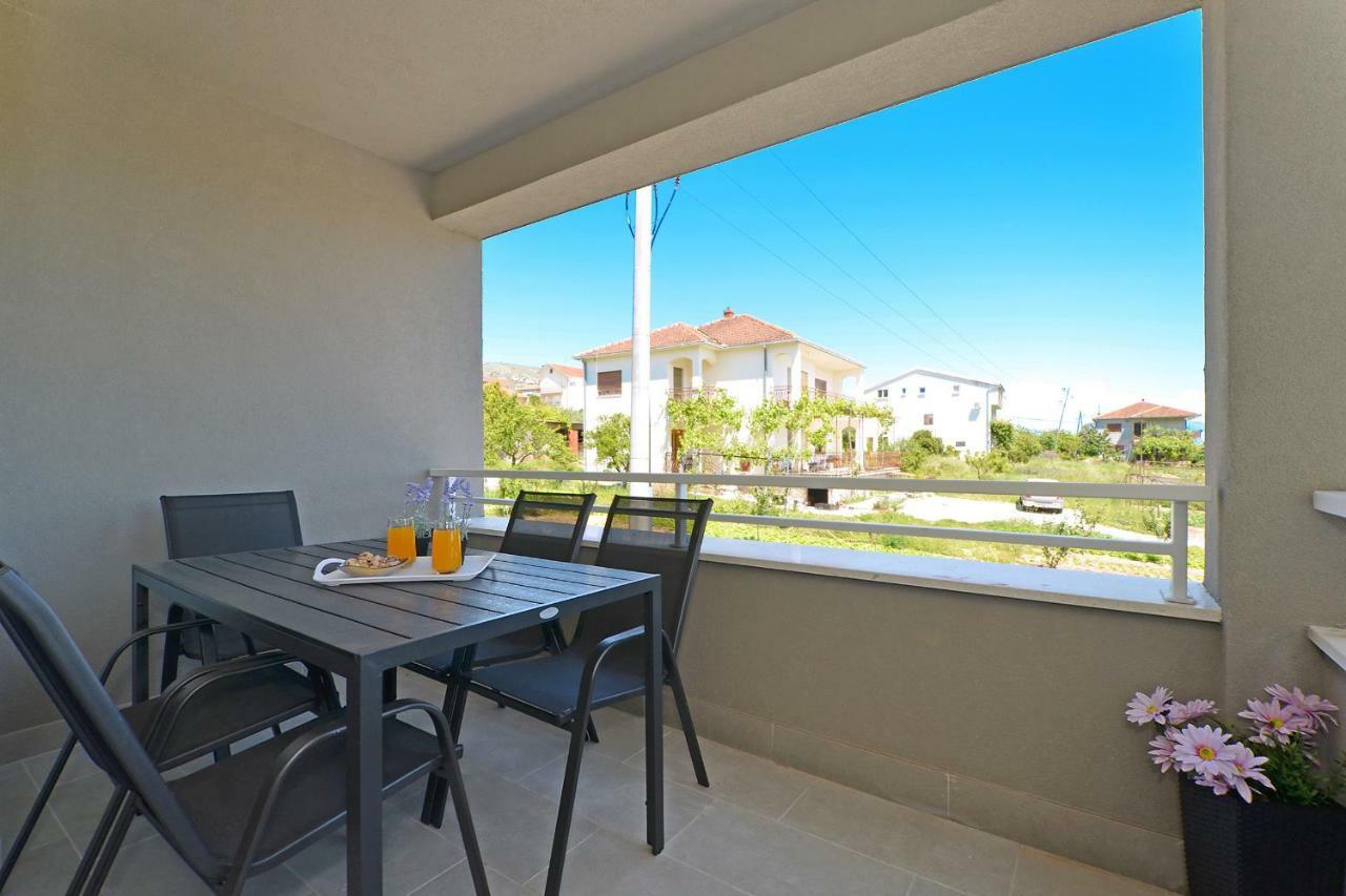 Sunshine Appartement Trogir Buitenkant foto