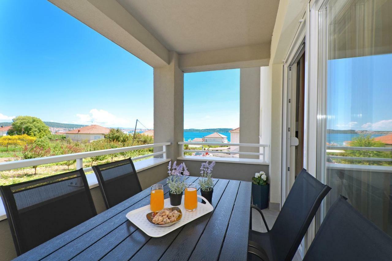 Sunshine Appartement Trogir Buitenkant foto